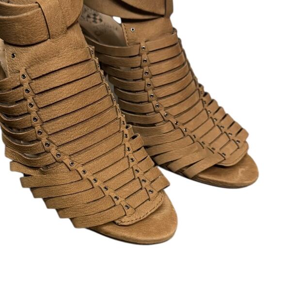 VINCE CAMUTO Eisen Moroccan Taupe Leather Cone Heel SZ 8.5 - Picture 3 of 12